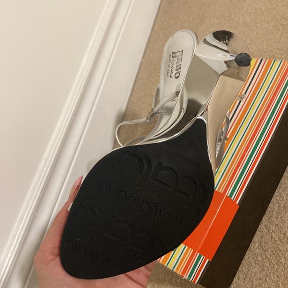 Woman sandals - Picture 2 of 3